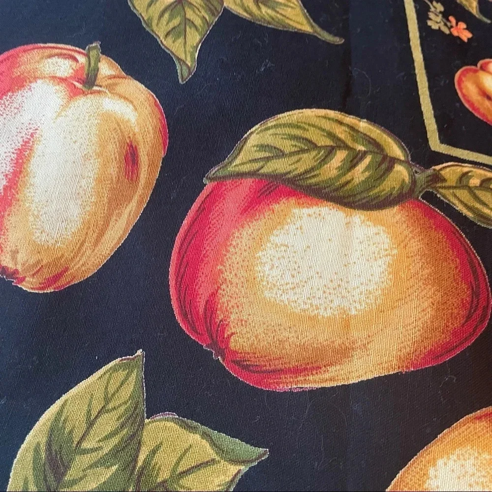 8 new large  napkins.  23 inch apples harvest